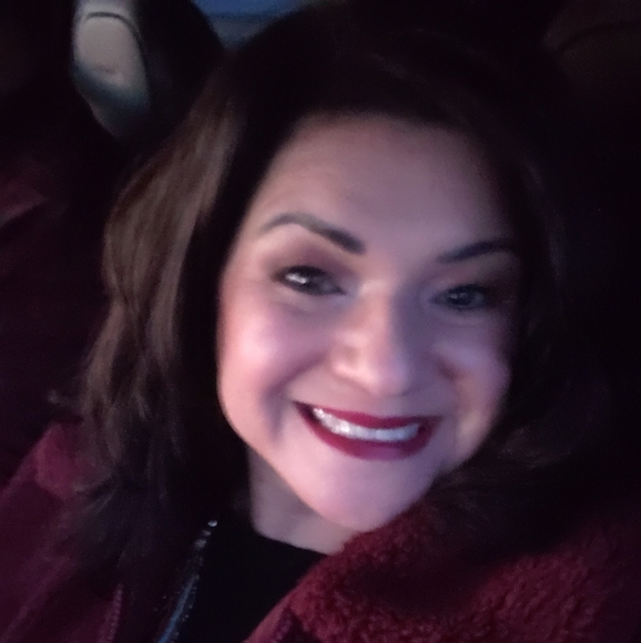 Meet your Posher, Sandra - Picture 2 of 2